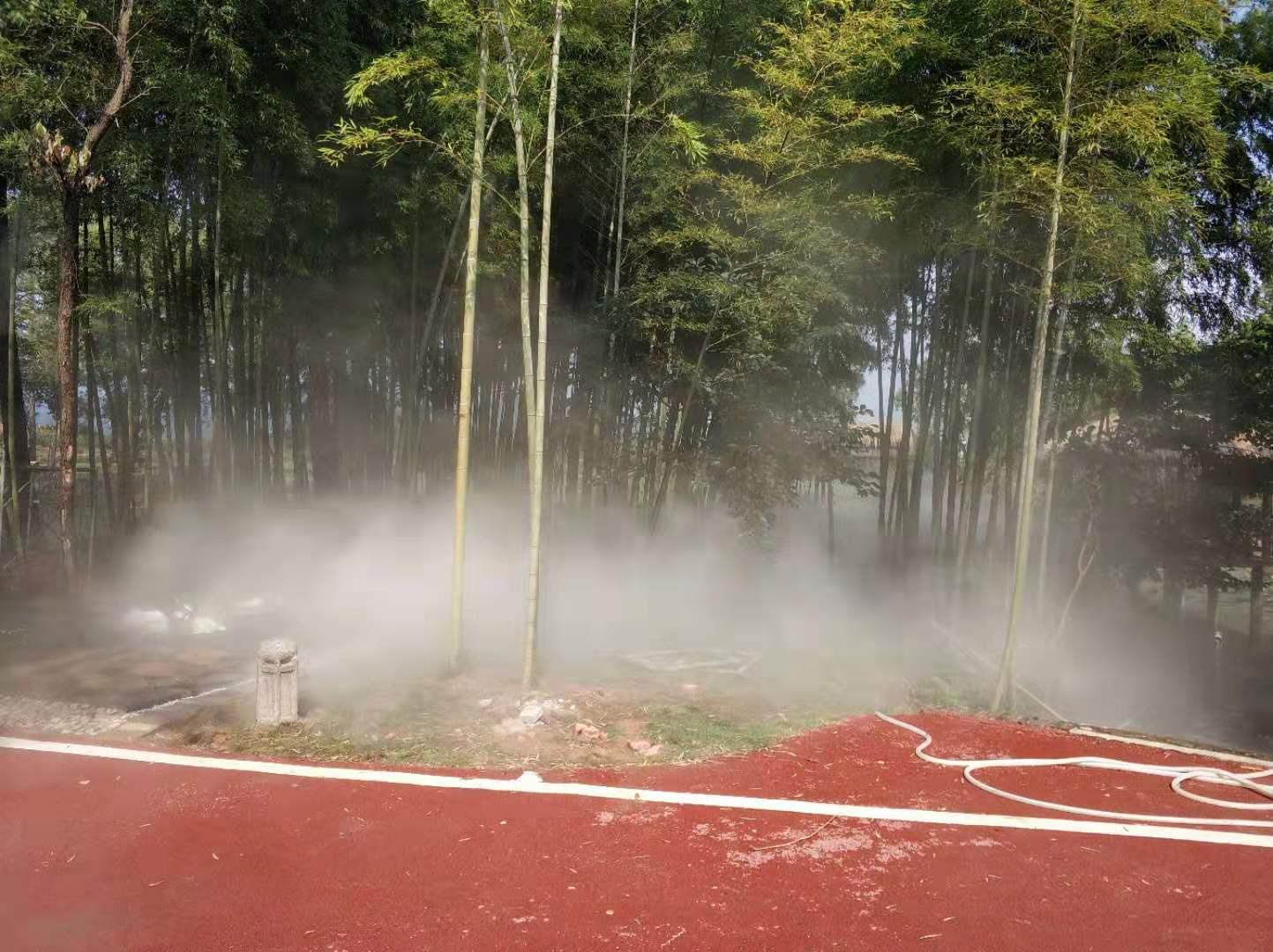 人造霧噴霧除塵的原理是什么？？